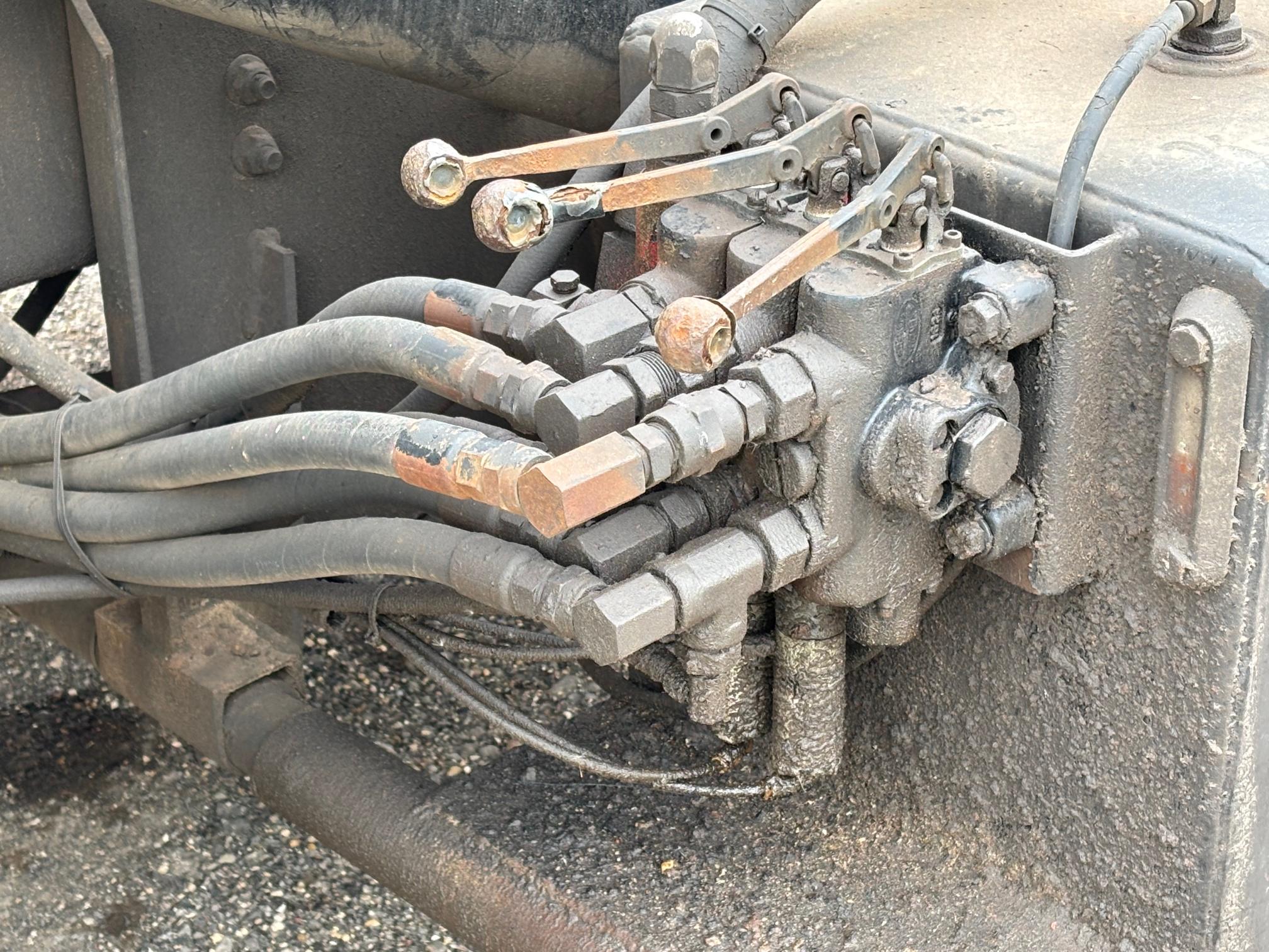 1988 AUTOCAR Roll-off - Image 17